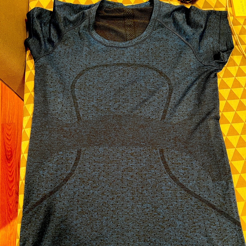 Swiftly tech womens t-shirt size 12 from lululemon